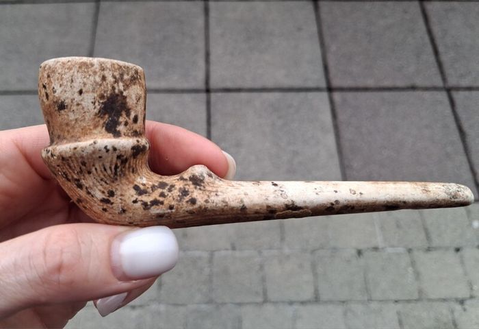 Vintage clay pipe
