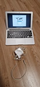 2 laptop  and pc working