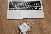 2 laptop  and pc working