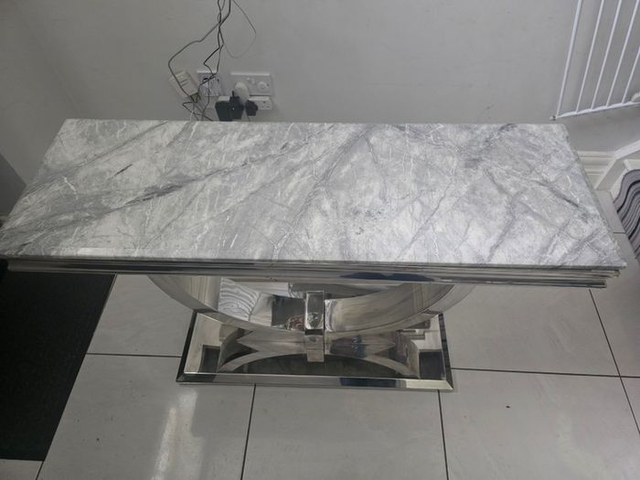 Hall table