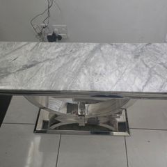 Hall table