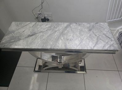 Hall table