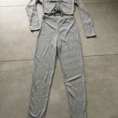 Ladies two piece leggings and top. Size 10