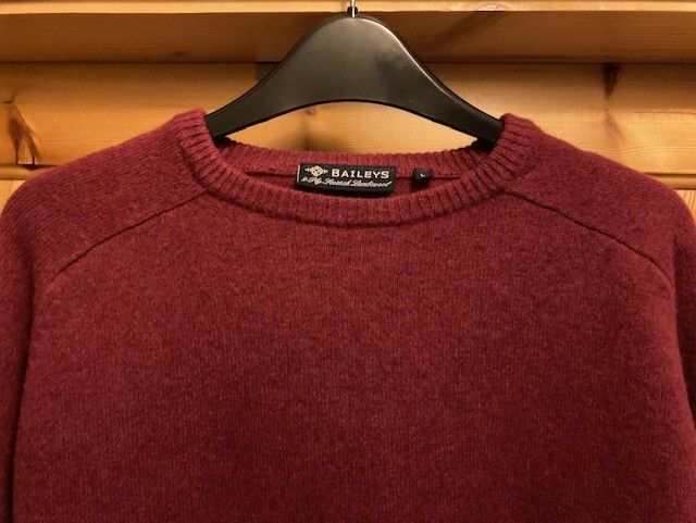 Round neck jumper. Size Large. New. 100% Lambswool.