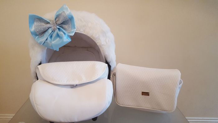 New Full leather car seat and bag with extras