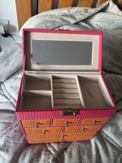 Jewellery box