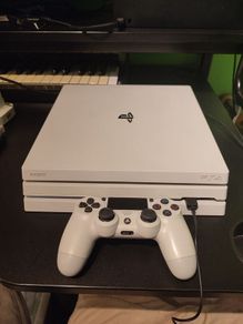 Ps4 Pro 1TB : Model CUH 7216B / Firmware 12.0