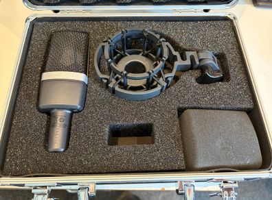 Akg C214
