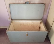 Heavy steel Tool chest