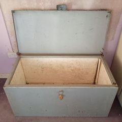 Heavy steel Tool chest