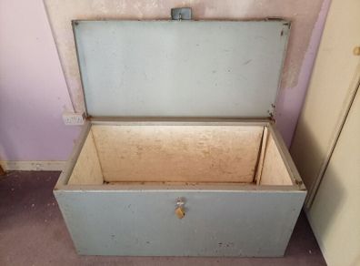 Heavy steel Tool chest