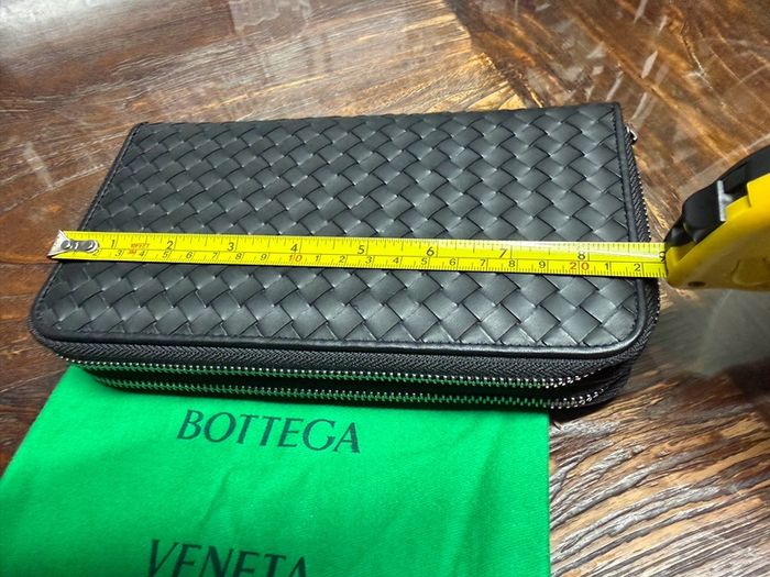 Bottega Veneta Andiamo messenger bag purse. New with dust bag