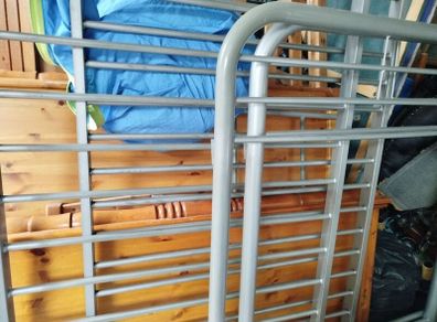 Metal bunkbed