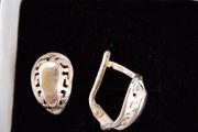 stud silver earrings