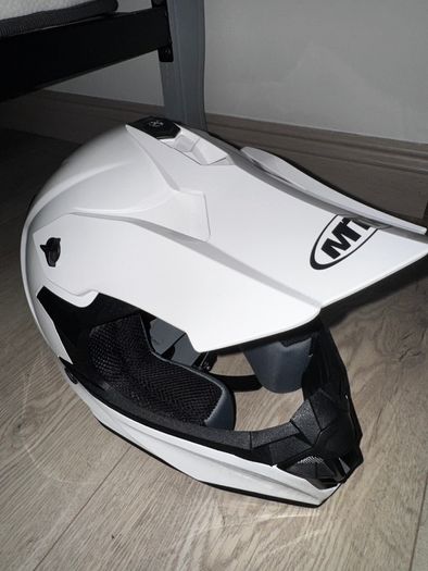 Trek Marlin 6 Mountain Bike + Brand New Full Face Helmet