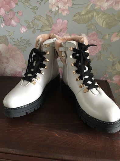 Twinset 100% shearling leather boots, uk7