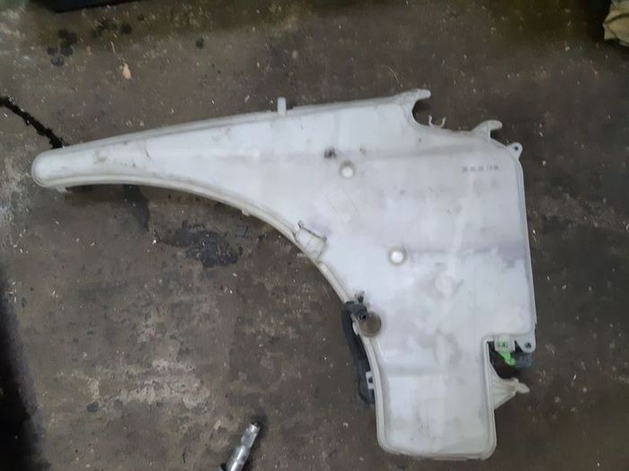 BMW E90 E91 3 SERIES Windscreen Washer Bottle  7068998