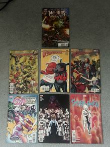 Spider Gwen, Web-Warriors & Monsters Unleashed comic bundle