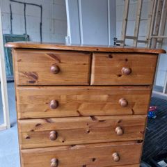 chest of drawers
