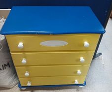 chest of drawers childs free