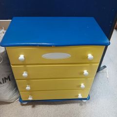 chest of drawers childs free