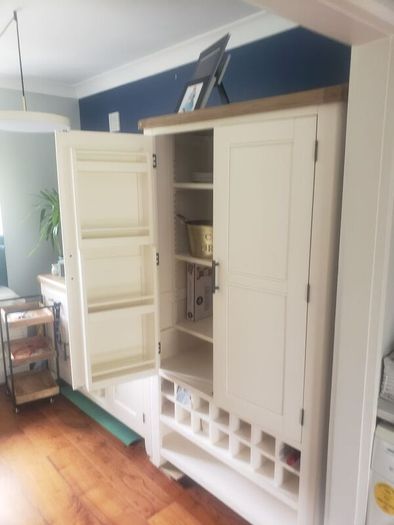 Kitchen cabinet, press