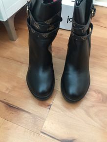 GUESS FL7TADELE10 Women's Black Leather Ankle Boot and High Wedge Logo
