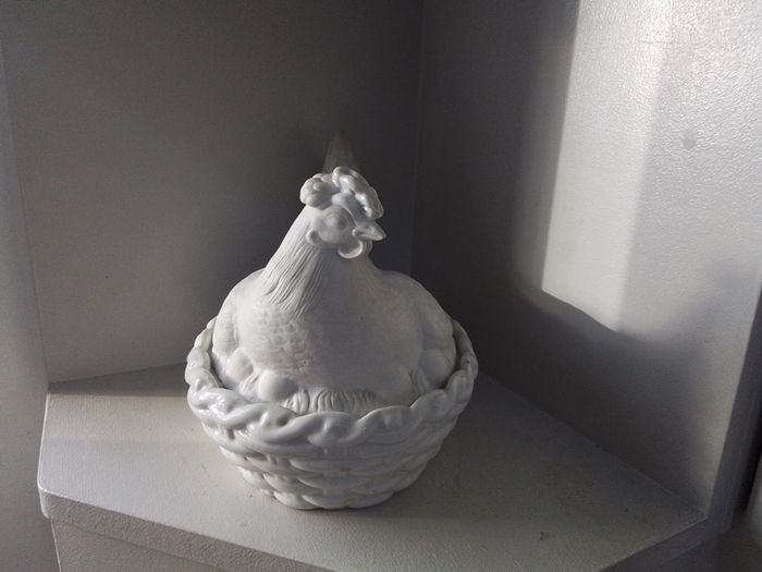 Ceramic Egg Minder