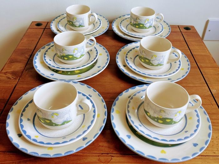 1970s English Ironstone 18 piece set