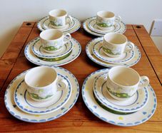 1970s English Ironstone 18 piece set