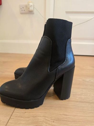 boots - stradivarious size 36 EU
