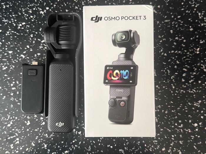 DJI Pocket 3 with battery handle