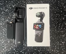 DJI Pocket 3 with battery handle