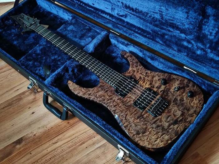 Hufschmid Tantalum Custom Masterbuilt Guitar w / Sidewynder Pickups (Delivery available)