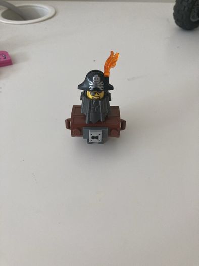 lego 70827 Lego movie two Emmet and Lucy's escape buggy