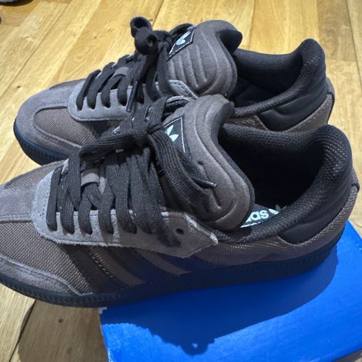 Adidas Samba Trainers (brown)