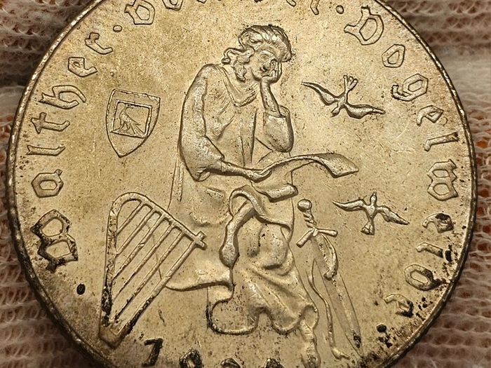 Austria Silver 1930 2 Shillings Coin Beautiful Uncirculated Toned Walther Von Der Vogelweide