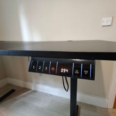 Adjustable desk