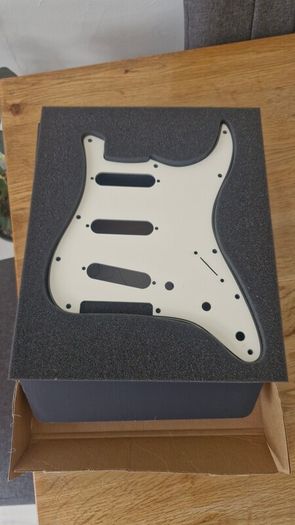 fender stratocaster pickguard