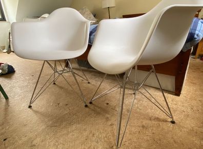 Snazzy white office or waiting room chairs - set of 6