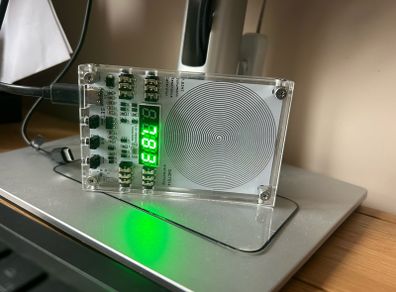 Schumann waves resonance generator