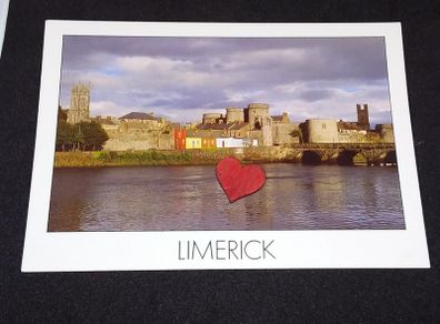 Ireland Postcard : River Shannon and King John's Castle in The Background - 1990s