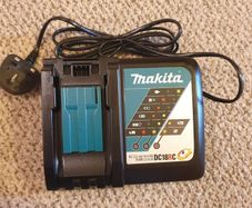 makita fast charger
