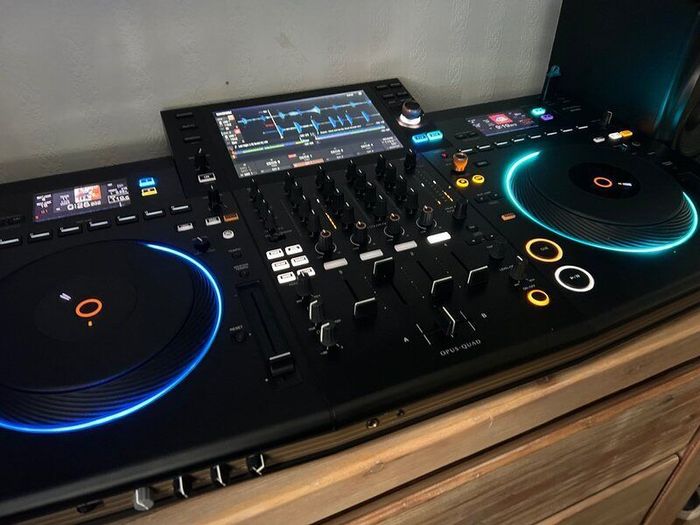 Reduced Reduced Opus Quad And Flight Case