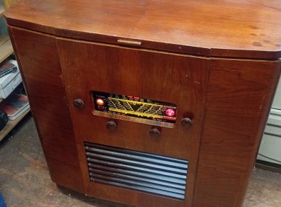 Vintage Pilot Radiogram