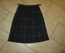 Green and navy tartan skirt....