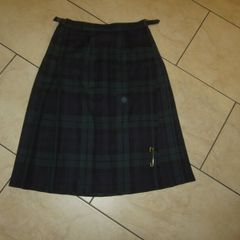 Green and navy tartan skirt....