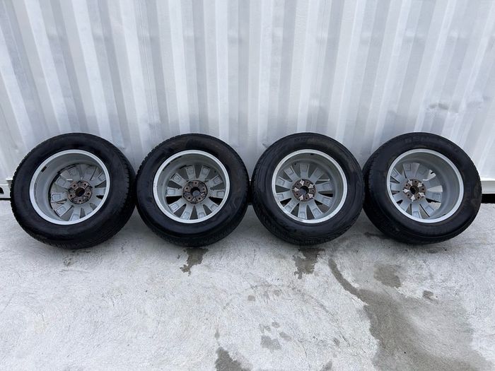 Genuine Volkswagen Durban Amarok/Transporter 18" Alloy Wheels