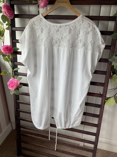 top white & lace top with parka back one size new collection brand