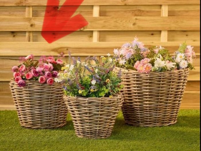 Indoor/outdoor New Medium Basket Pot